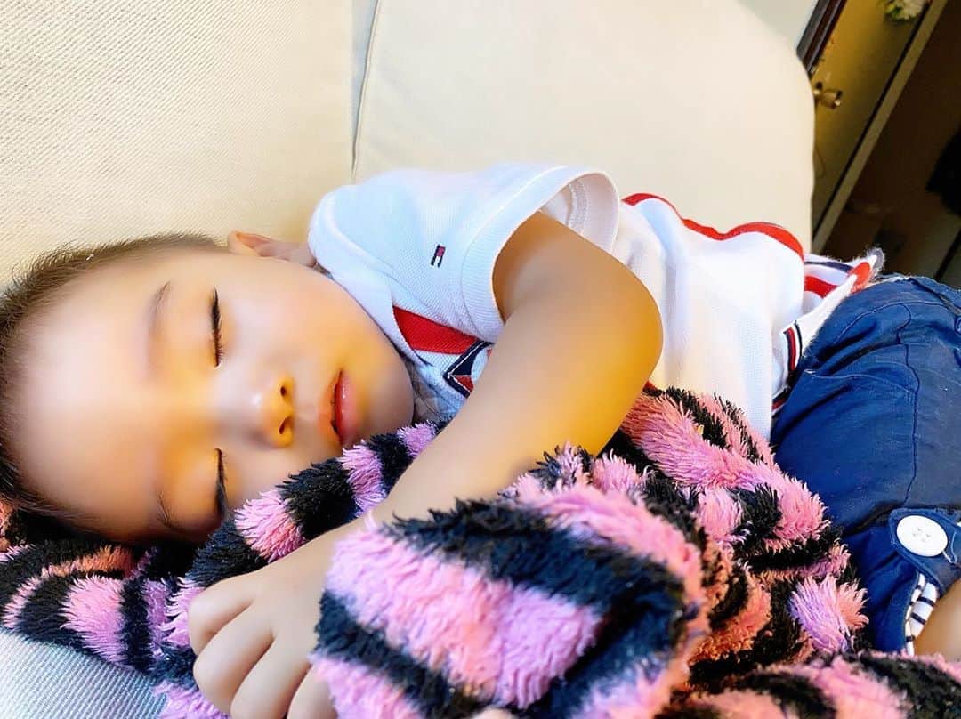 Momoeのインスタグラム：「#happy #家事 #育児 #family #家族 #boy #smile #男の子 #息子 #code #love #lucky #kids #子供 #thankyou #宝物 #ベビー #fashion #follow #心 #縁 #パパ #ママ #家族写真 #男の子ママ #赤ちゃん」
