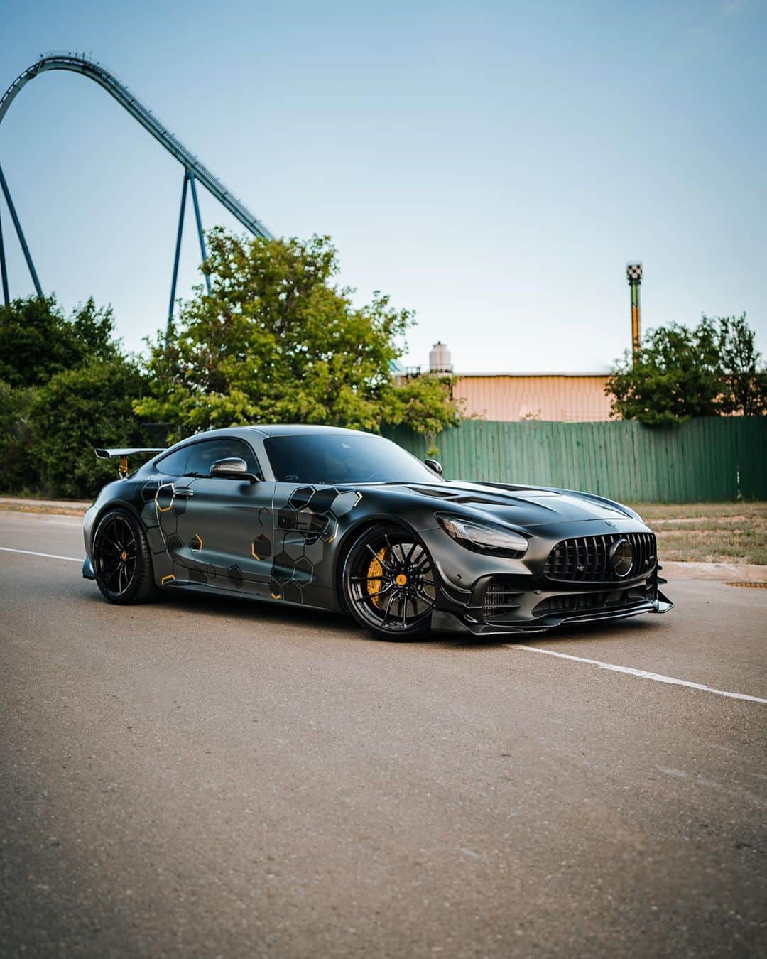 CarsWithoutLimitsさんのインスタグラム写真 - (CarsWithoutLimitsInstagram)「#ForSale • AMG GTR. Contact @allen_chapter2 for more info #carswithoutlimits #amggtr」10月9日 23時31分 - carswithoutlimits