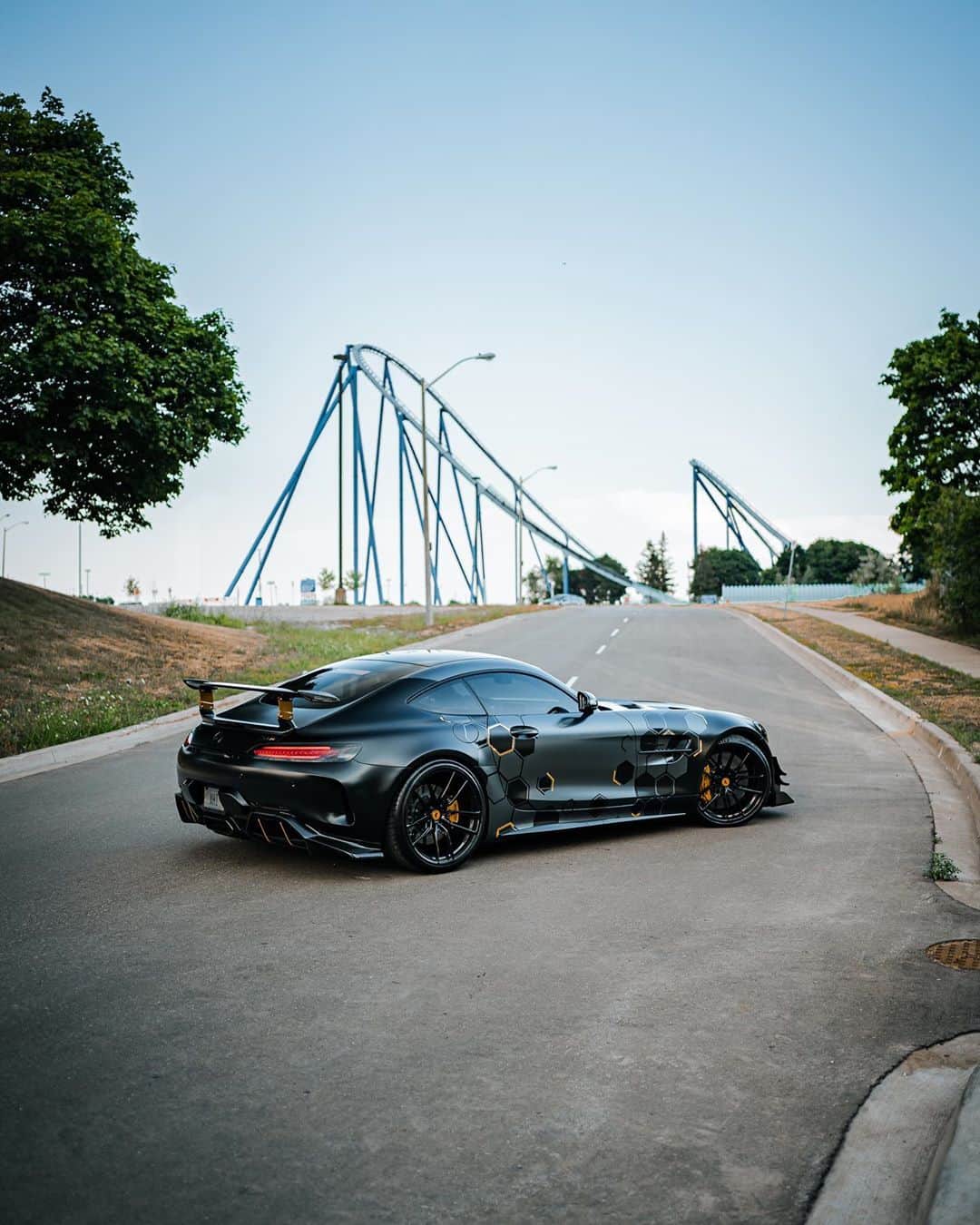 CarsWithoutLimitsさんのインスタグラム写真 - (CarsWithoutLimitsInstagram)「#ForSale • AMG GTR. Contact @allen_chapter2 for more info #carswithoutlimits #amggtr」10月9日 23時31分 - carswithoutlimits