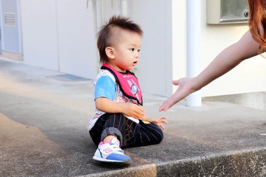 Momoeのインスタグラム：「#happy #家事 #育児 #family #家族 #boy #smile #男の子 #息子 #code #love #lucky #kids #子供 #thankyou #宝物 #ベビー #fashion #follow #心 #縁 #パパ #ママ #家族写真 #男の子ママ #赤ちゃん」
