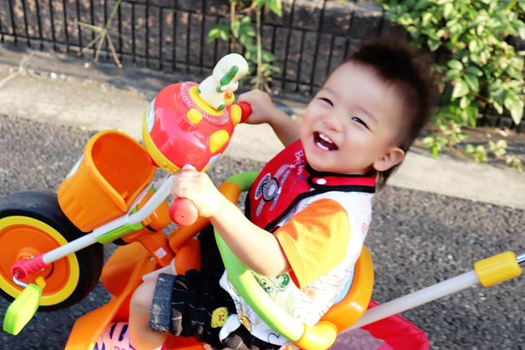 Momoeのインスタグラム：「#happy #家事 #育児 #family #家族 #boy #smile #男の子 #息子 #code #love #lucky #kids #子供 #thankyou #宝物 #ベビー #fashion #follow #心 #縁 #パパ #ママ #家族写真 #男の子ママ #赤ちゃん」