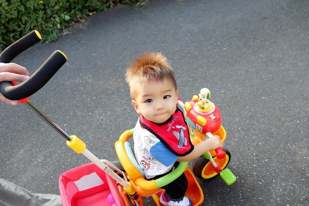 Momoeのインスタグラム：「#happy #家事 #育児 #family #家族 #boy #smile #男の子 #息子 #code #love #lucky #kids #子供 #thankyou #宝物 #ベビー #fashion #follow #心 #縁 #パパ #ママ #家族写真 #男の子ママ #赤ちゃん」