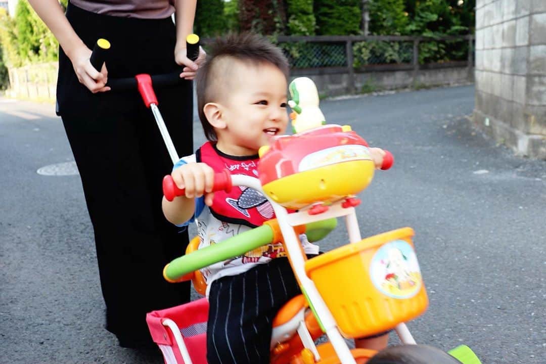 Momoeのインスタグラム：「#happy #家事 #育児 #family #家族 #boy #smile #男の子 #息子 #code #love #lucky #kids #子供 #thankyou #宝物 #ベビー #fashion #follow #心 #縁 #パパ #ママ #家族写真 #男の子ママ #赤ちゃん」