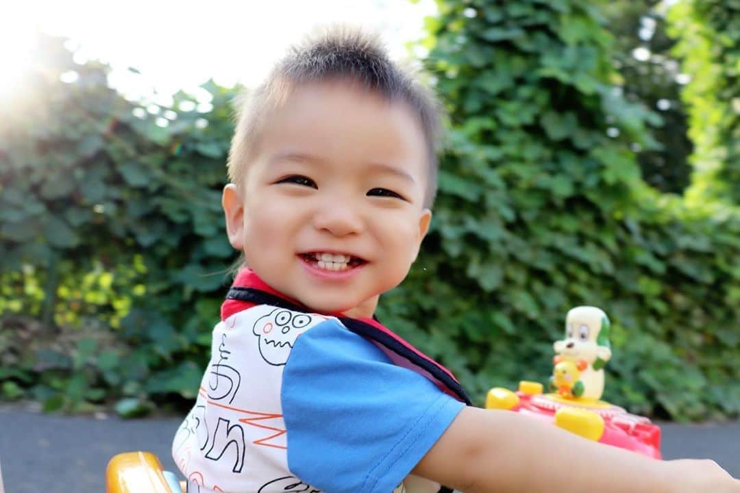 Momoeのインスタグラム：「#happy #家事 #育児 #family #家族 #boy #smile #男の子 #息子 #code #love #lucky #kids #子供 #thankyou #宝物 #ベビー #fashion #follow #心 #縁 #パパ #ママ #家族写真 #男の子ママ #赤ちゃん」
