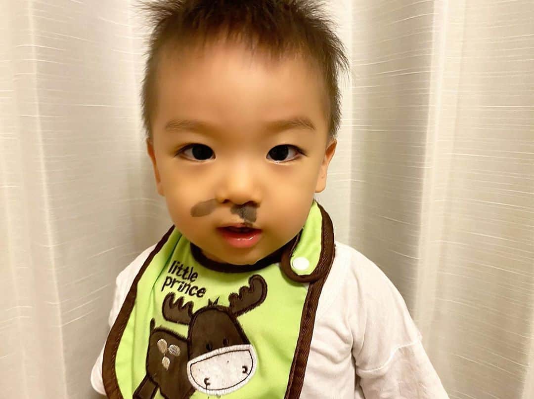 Momoeのインスタグラム：「#happy #家事 #育児 #family #家族 #boy #smile #男の子 #息子 #code #love #lucky #kids #子供 #thankyou #宝物 #ベビー #fashion #follow #心 #縁 #パパ #ママ #家族写真 #男の子ママ #赤ちゃん」