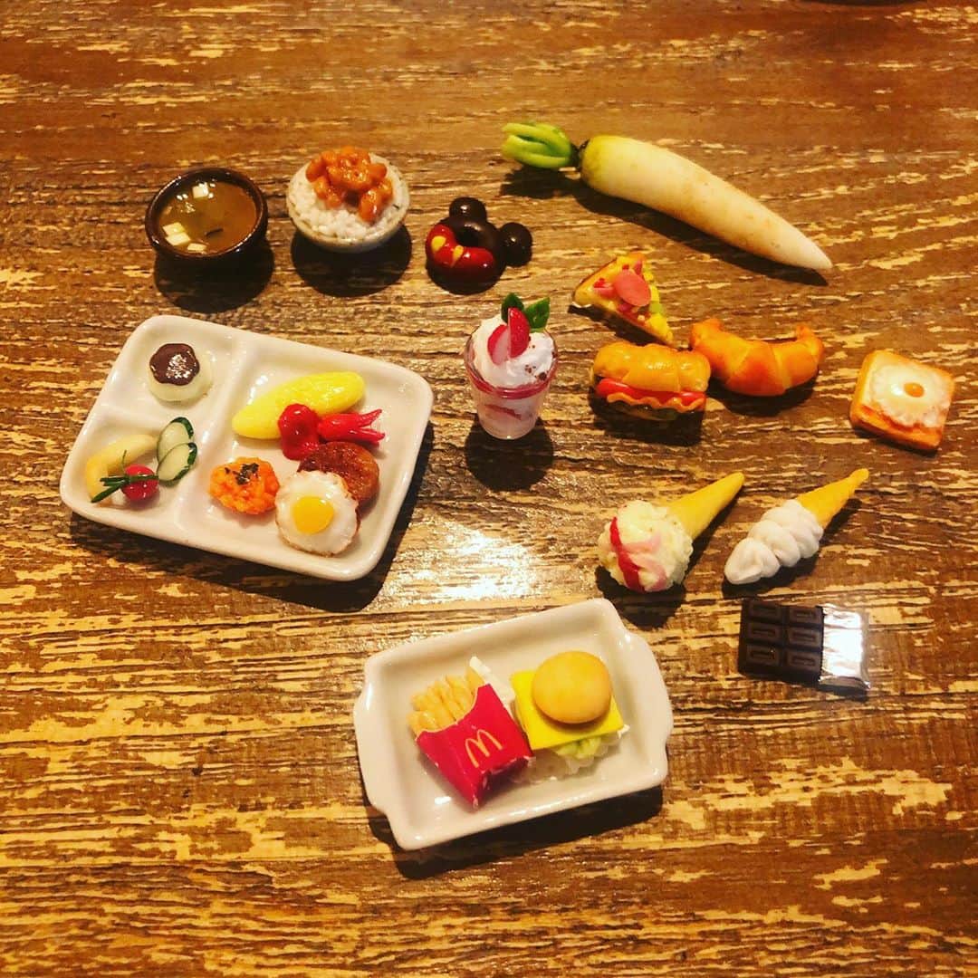 犬山紙子さんのインスタグラム写真 - (犬山紙子Instagram)「ハンズでミニチュアフェアやってたからシルバニアのご飯たくさん買ってきた☺️」10月9日 23時42分 - inuyamakamiko