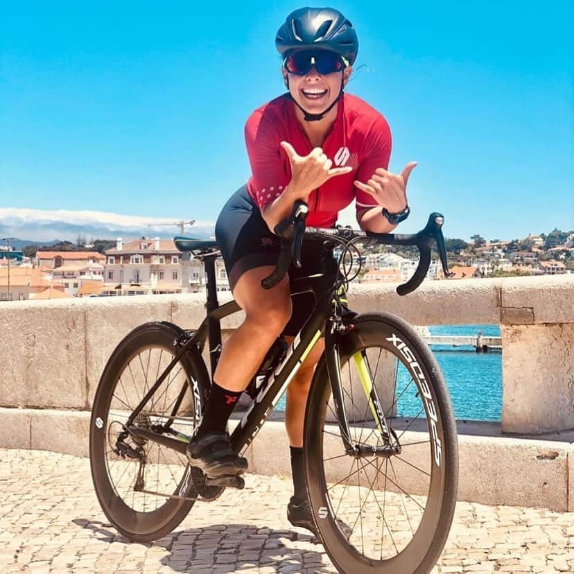 Fuji Bikesさんのインスタグラム写真 - (Fuji BikesInstagram)「@natygui_tri is stoked for the weekend! What do you have planned? #FanPost #Weekend #Triathlon」10月9日 23時58分 - fujibikes