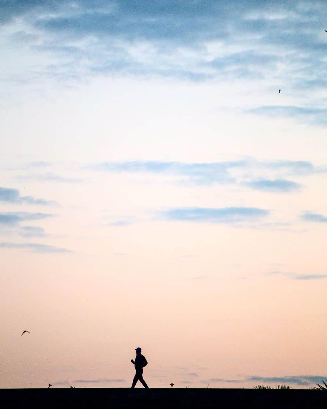 Shunsuke Miyatakeのインスタグラム：「Morning walking, Olympic Stadium, Phnom Penh」