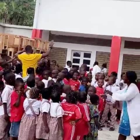 のインスタグラム：「the future of our country  #schooltime」