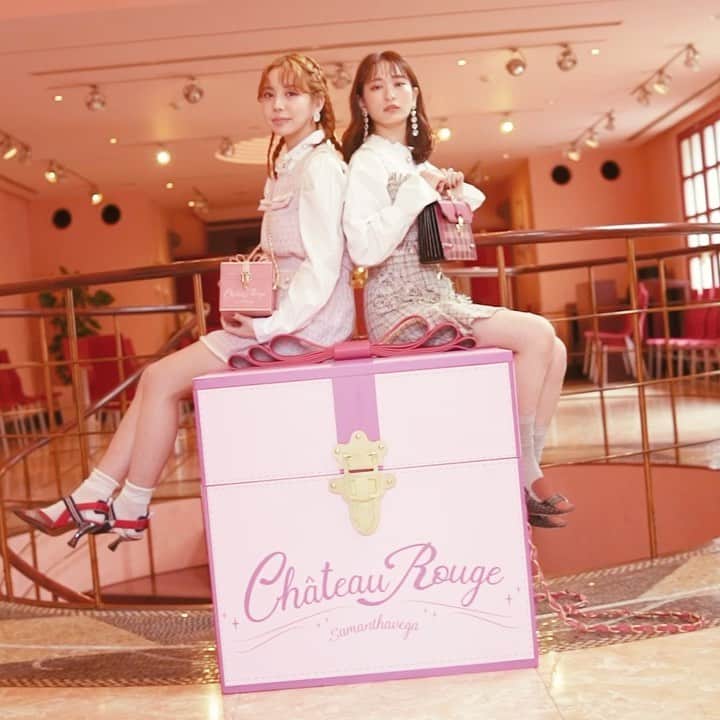 かとうみさとのインスタグラム：「SAMANTHAVEGA 2020Autumn Collection 「Chateau Rouge」 Movie Direction / Misato Kato Music / @glium_jp @nyoraichan @samisohm   Art Direction / @2boy.xyz  Model / Asuka chan, Ayako Kobori Design Assistant / Ibuki Tamura(yenter) Photography / Takanori Fujishiro Styling / Mizuki Iri Hair&Make-up / YOUCA Prop Direction / @tamayui.creative  Cinematography / @ham_384_」