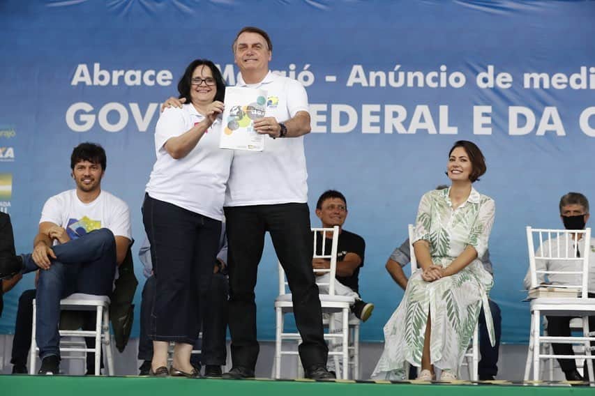 ジルマ・ルセフさんのインスタグラム写真 - (ジルマ・ルセフInstagram)「O Presidente Jair Bolsonaro cumpriu agenda no Pará nesta sexta-feira (9). Em Breves, participou da cerimônia de apresentação do Programa Abrace o Marajó e de iniciativas do Governo Federal em favor da região.  Foto: Alan Santos/PR」10月10日 0時29分 - presidenciadobrasil