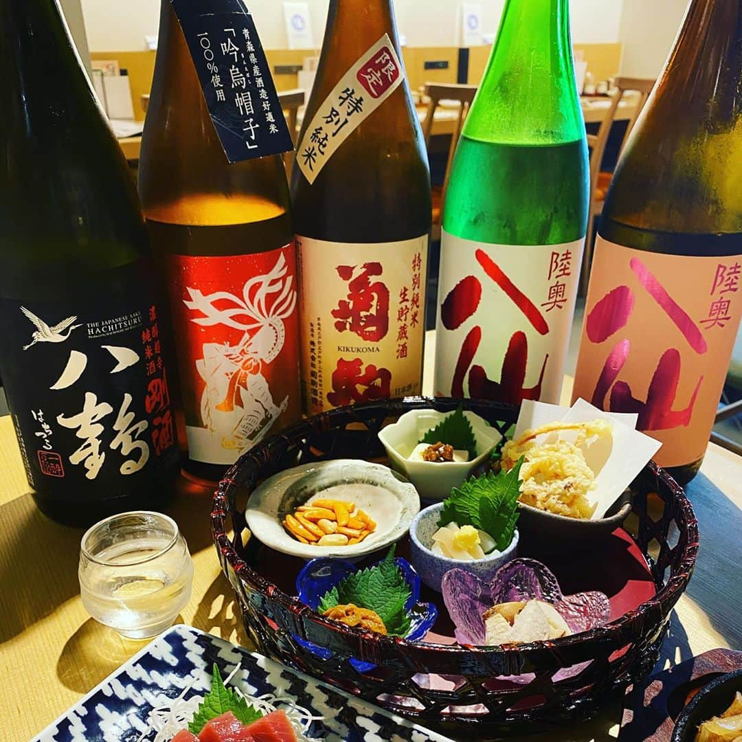 落合由佳さんのインスタグラム写真 - (落合由佳Instagram)「. 先日は、日本酒の日にオンラインイベント、ありがとうございました😆🍶💓 新スポットに行ってきました✨ 関東に戻ってきたはずなのに、店内は、ここは青森？と思うほど南部文化に溢れてましたよ☺️ 日比谷okuroji、他にも気になるお店ばかりー！！🌟 . #日本酒 #日本酒女子  #東京 #新橋グルメ #日比谷okuroji  #八戸都市圏交流プラザ  #8base #エイトベース #八戸市 #三戸町 #五戸町 #田子町 #南部町 #階上町 #新郷村 #おいらせ町 #あおもりの地酒アンバサダー #第一号 #落合由佳」10月10日 0時35分 - yuka.ocha