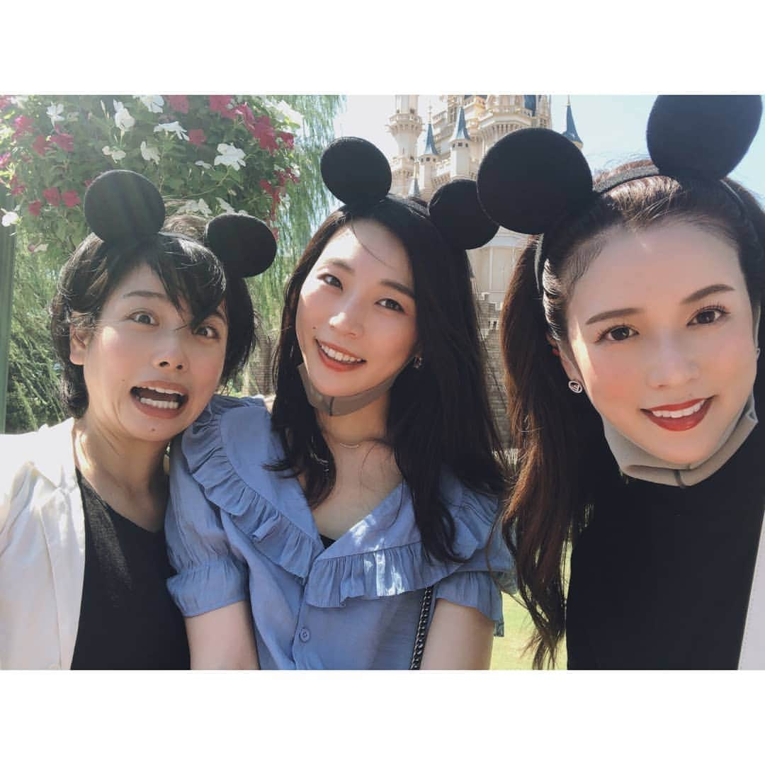 本田珠規さんのインスタグラム写真 - (本田珠規Instagram)「Disney♡♡♡ . . このメンバー、 必ず笑いのネタがまいおりる😂 . . . . #最高#友達#16年のお付き合い #Disneyの思い出」10月10日 0時44分 - tamaki_honda_oscar