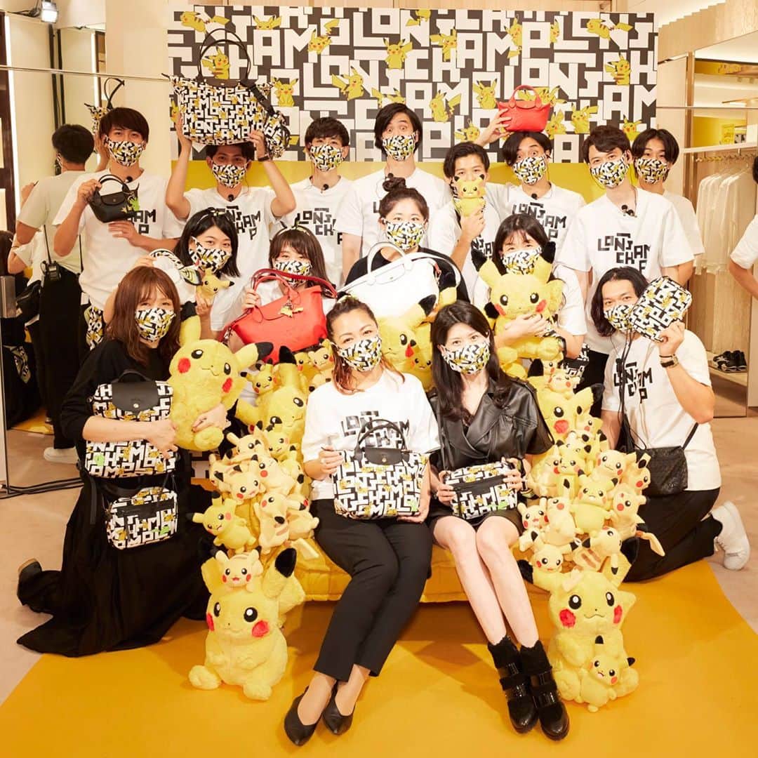 Longchampさんのインスタグラム写真 - (LongchampInstagram)「Introducing Longchamp x Pokémon! We're here at the launch event in Tokyo, where trainers are searching for rare Longchamp Pokémon in the wild – all while wearing a backpack from our exclusive collection.   #LongchampXPokemon #Longchamp #Pokemon #Pikachu」10月10日 0時57分 - longchamp