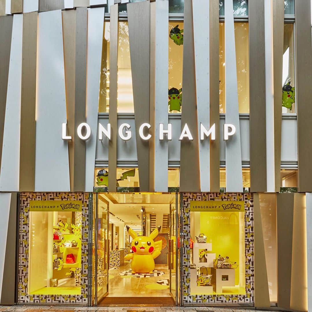 Longchampさんのインスタグラム写真 - (LongchampInstagram)「Introducing Longchamp x Pokémon! We're here at the launch event in Tokyo, where trainers are searching for rare Longchamp Pokémon in the wild – all while wearing a backpack from our exclusive collection.   #LongchampXPokemon #Longchamp #Pokemon #Pikachu」10月10日 0時57分 - longchamp