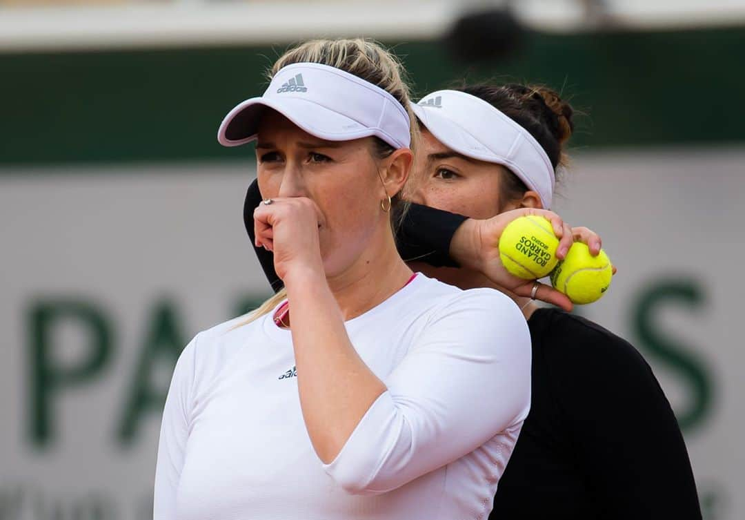 WTA（女子テニス協会）さんのインスタグラム写真 - (WTA（女子テニス協会）Instagram)「The doubles final is set! 👊 Who will take the trophy? 🤔 #RolandGarros」10月10日 0時56分 - wta