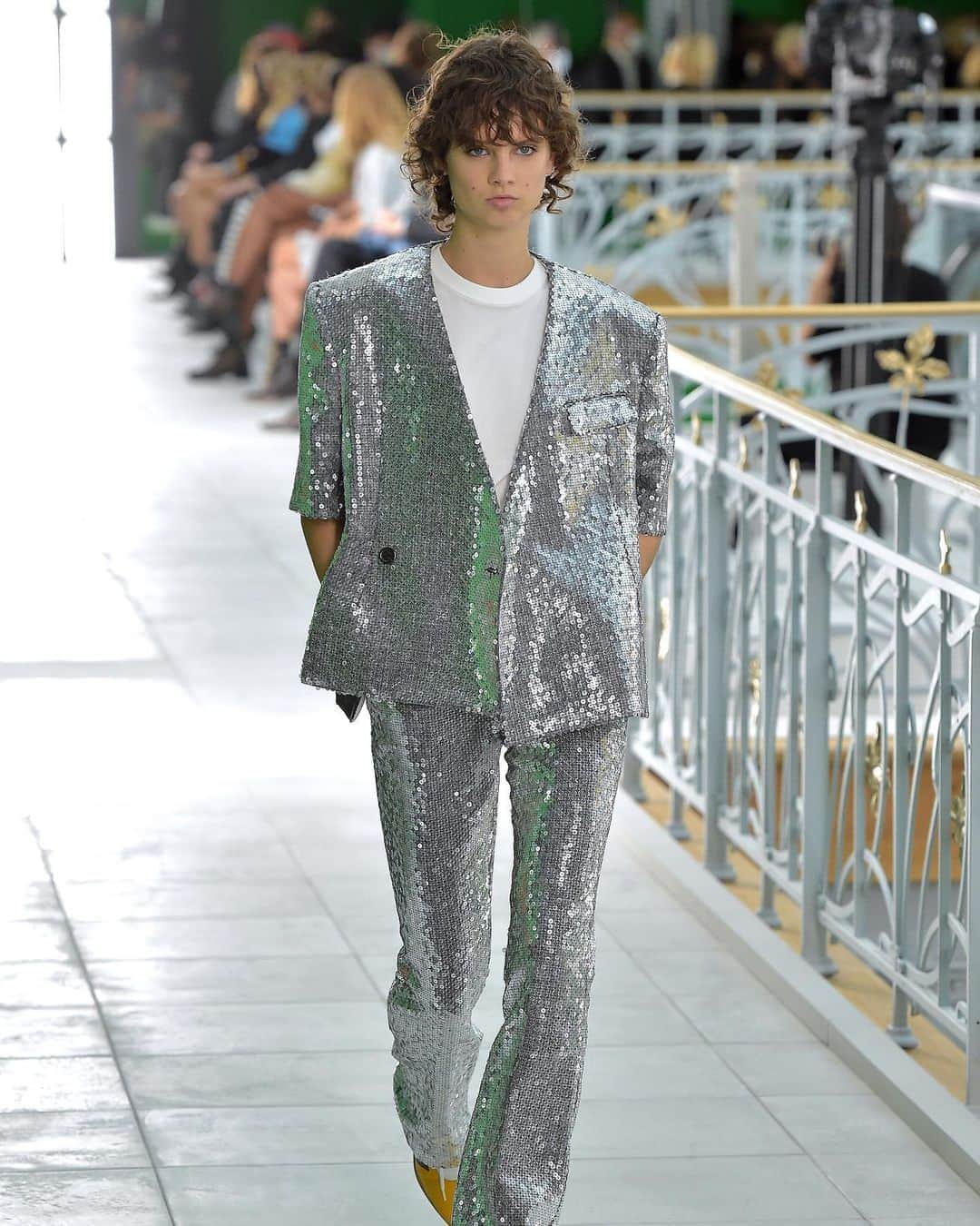 Fashion Weekのインスタグラム：「Disco fever on the @louisvuitton #PFW runway. 📸 by @gettyimages」