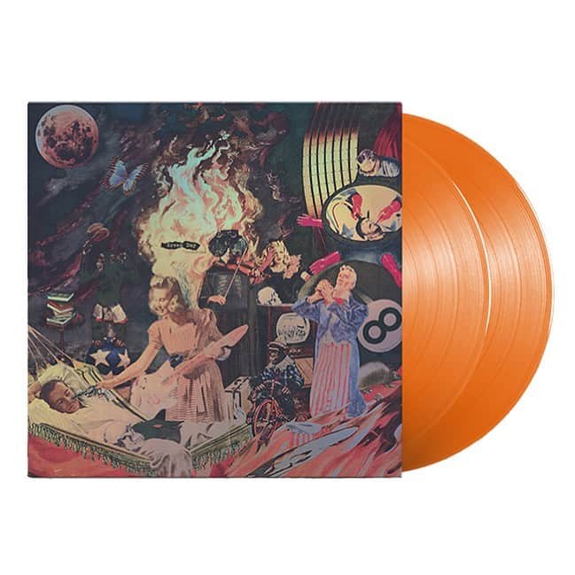 Green Dayさんのインスタグラム写真 - (Green DayInstagram)「Well, well... where has the time gone?! Insomniac turns a quarter-century old tomorrow!! . Celebrating by releasing a double LP pressed on translucent orange vinyl and includes the cover art printed on prismatic silver foil. LP 1 is a remastered version of the album. LP 2 includes live tracks from the legendary 1996 Prague show on the A Side along with an etching on the B Side. Just note, due to COVID-19 production delays, vinyl will not ship until early 2021. Up on store.greenday.com now」10月10日 1時03分 - greenday