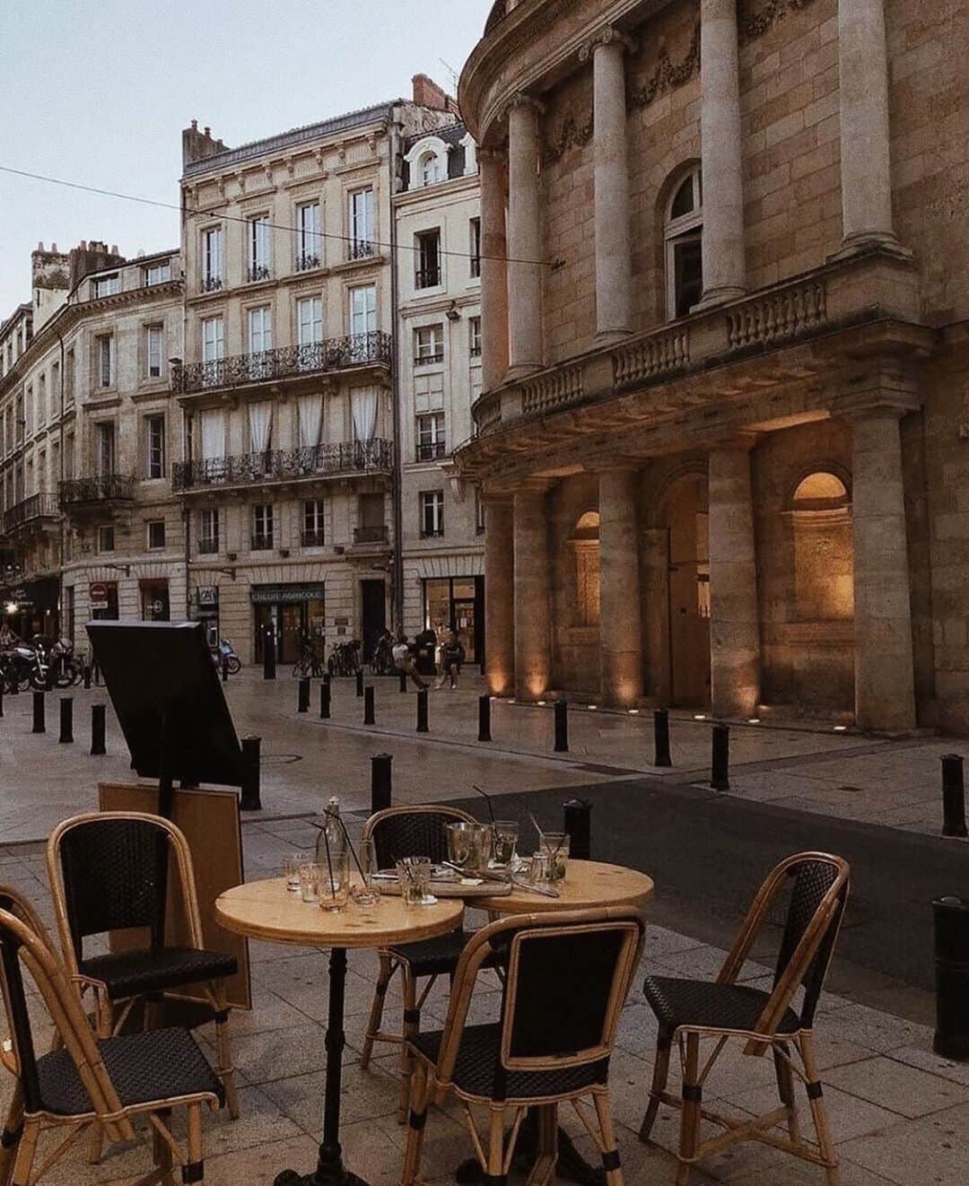 Camden Scottのインスタグラム：「Feeling nostalgic for a mix of things I miss and things I’ve never had. What I would give for a rainy day, in a busy city, falling a little more in love. I feel like I’m having reverse seasonal depression. Something about the heat and not being able to travel to escape it is making me feel claustrophobic. I promise I’ll never complain about getting caught in the rain ever again.   PC: @yuliador」