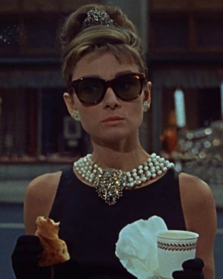 ヤング・ファビュラス&ブロークのインスタグラム：「“Anyone who ever gave you confidence, you owe them a lot.”⠀⠀⠀⠀⠀⠀⠀⠀⠀ What's your favorite Breakfast at Tiffany's quote. ⠀⠀⠀⠀⠀⠀⠀⠀⠀ ⠀⠀⠀⠀⠀⠀⠀⠀⠀ ⠀⠀⠀⠀⠀⠀⠀⠀⠀ #youngfabulousbroke #breakfastattiffanys #happyfriday」