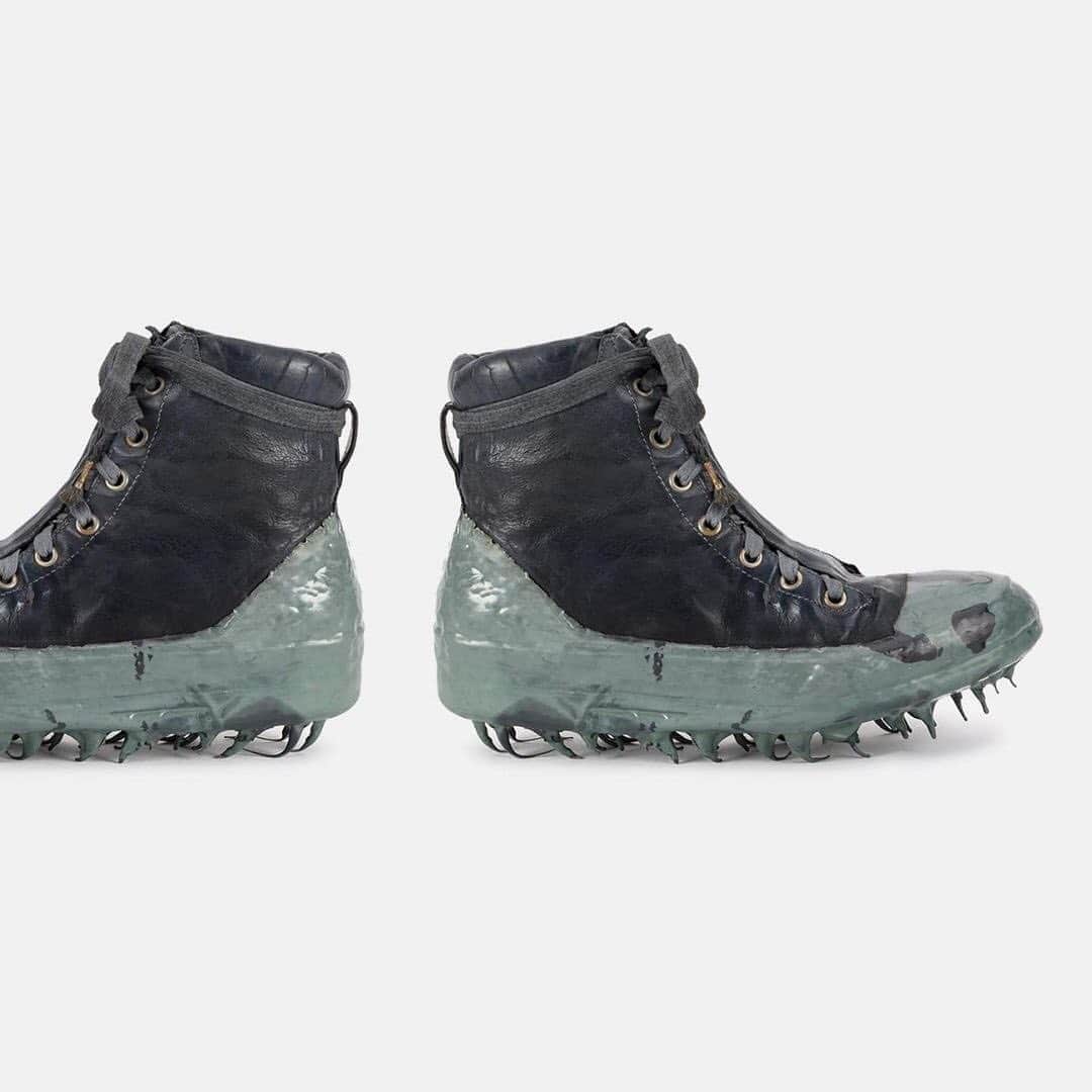 レクレルールのインスタグラム：「CAROL CHRISTIAN POELL  Drip rubber leather sneaker, distressed details. The outsole melted effect is one-of-a-kind 🔥 Find more on leclaireur.com  #Leclaireur #conceptstore #menfashion #carolchristianpoell #ccp #sneakers」