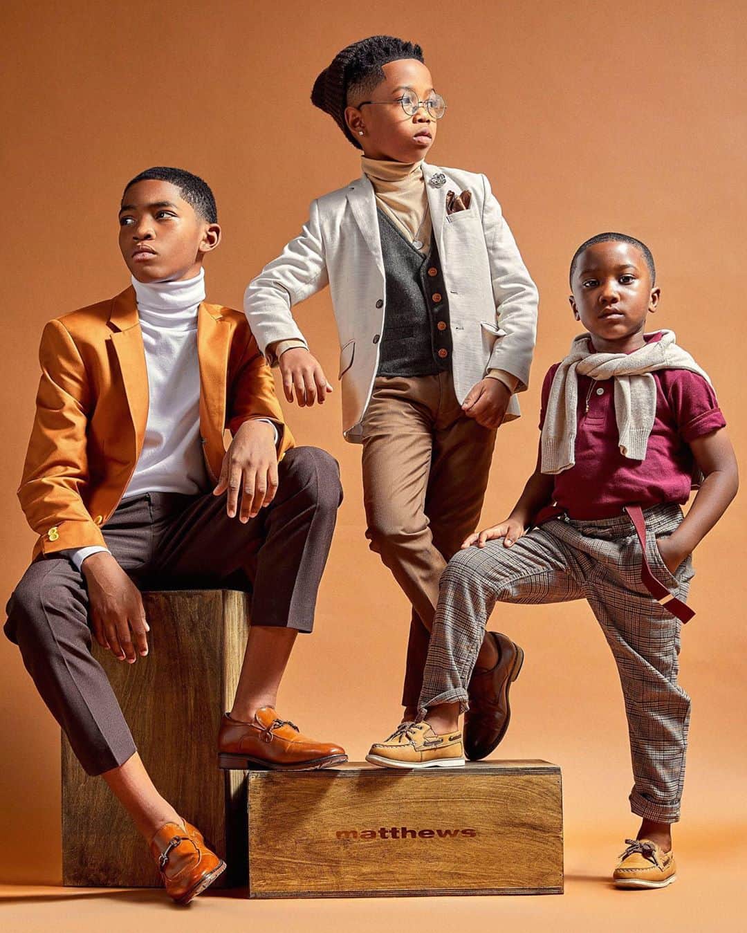 CANON USAさんのインスタグラム写真 - (CANON USAInstagram)「"This was a special image shot for a local publication here in Chicago of three young black boys who all received perfect grades from their last semester of school. I am so proud of these men for being a great example of strength and intelligence during these challenging times." 👏Thank you for sharing your #CanonMemories with us, @mrblakemartin Camera: #Canon EOS 5D Mark IV Have an uplifting photo and memory to share? Submit them here: canon.us/canonmemories」10月10日 1時12分 - canonusa