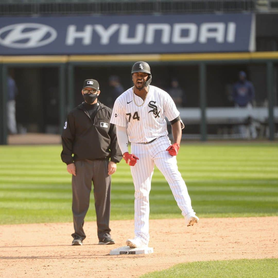 シカゴ・ホワイトソックスさんのインスタグラム写真 - (シカゴ・ホワイトソックスInstagram)「Counting down the days until White Sox baseball returns... 📆  What was your favorite moment from the 2020 season?」10月10日 1時32分 - whitesox