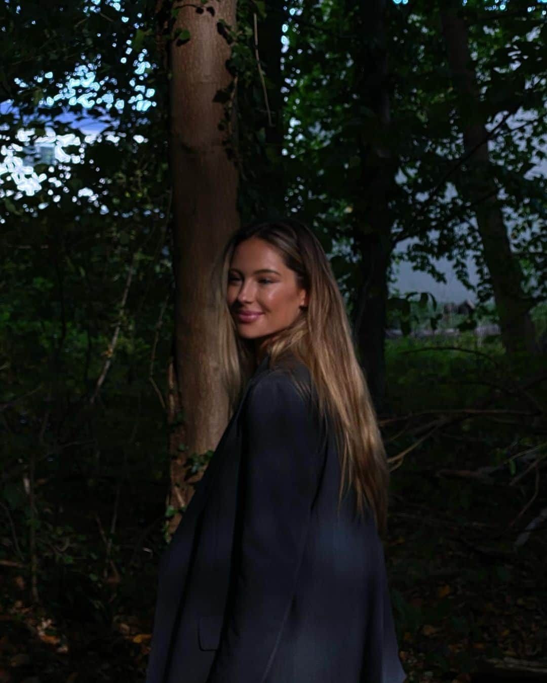 Mathilde Goehlerのインスタグラム：「Friday feelings 🥳🥰」