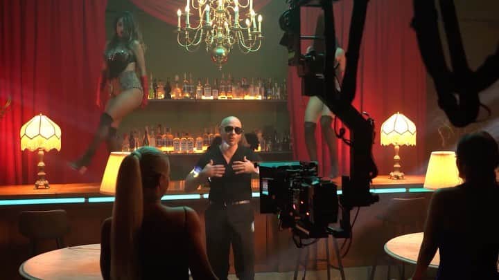 ピットブルのインスタグラム：「The official behind the scenes for “Mala (Remix)” is finally here.❤️ From yours truly with @iambeckyg and @delaghetto 🔥 Head to @youtube to watch the entire video now. Dale! (Link in story)」