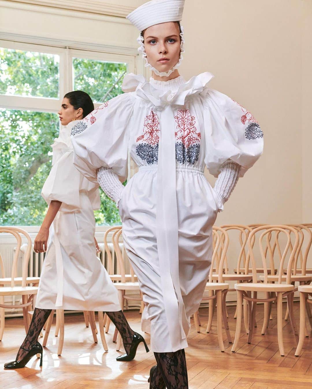 LVMHさんのインスタグラム写真 - (LVMHInstagram)「Despite the global pandemic and the challenge for the fashion industry of cohabiting with it, the show goes on. From Milan to Paris, as they unveiled their Spring-Summer 2021 women’s collections, LVMH group Maisons demonstrated their signature creativity and excellence in organizing runway shows that were innovative both in format and transmission, and always conformed to the strictest health and safety guidelines.  This season @patou once again invited the public via digital channels to its offices and workshop on the banks of the Seine on the Ile de la Cité in Paris to unveil the latest creations by Creative Director @guillaumemarcdamienhenry. Faithful to the Maison’s DNA, the show burst with imagination and mischievous playfulness, with balloon sleeves, beaded capes, feathered skirts, metallic satin fabrics and bold bijoux. Patou celebrates the art of dressing up with joyful elegance à la française.  #Patou #LesFillesEnPatou #PFW #LVMH」10月10日 2時17分 - lvmh