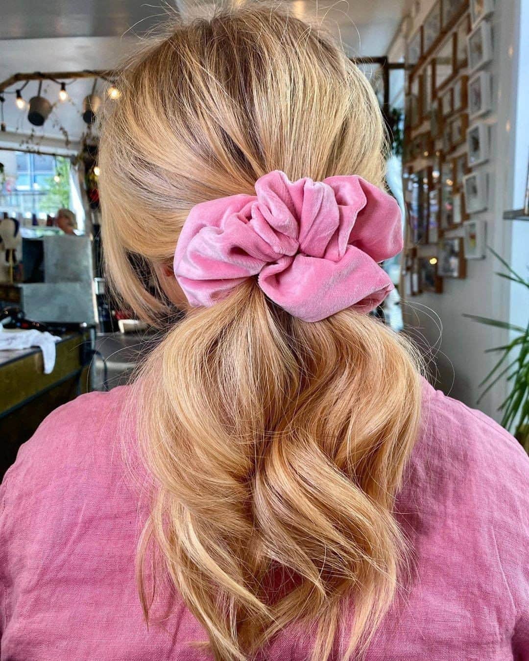 ghd hairさんのインスタグラム写真 - (ghd hairInstagram)「Shout-out to all the scrunchies that complete our ponytails...🥰✨   @gevir   #ghd #ghdhair #pink #pinkaccessories #hairaccessories #scrunchies #hairgoals #hairstyling #hairinspo #hairinspiration #hairenvy #lowpony #lowponytail #updo」10月10日 2時25分 - ghdhair