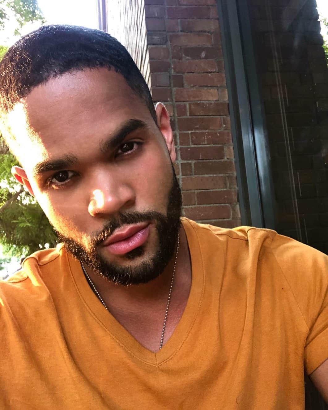 ディジョン・タルトンのインスタグラム：「Good morning beautiful.... 🌞」