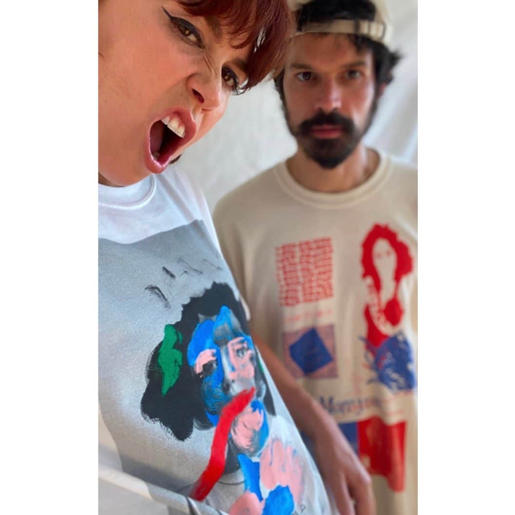 グループラブのインスタグラム：「new merch is up - link in bio」