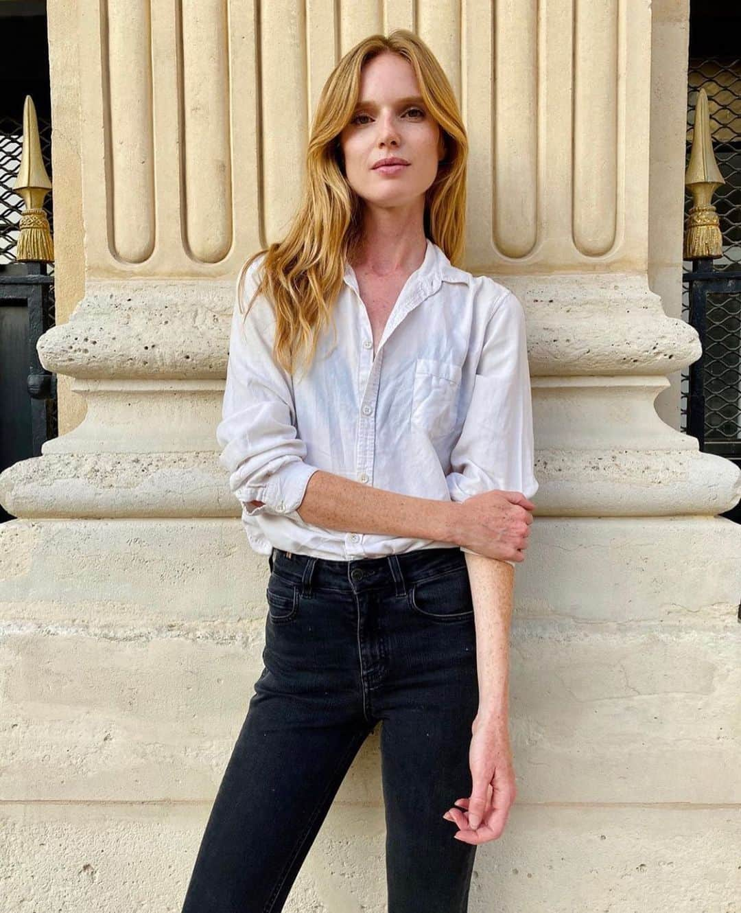 ノティファイのインスタグラム：「@nellrebowe wearing a pair of blueblack jeans #notifyjeans」