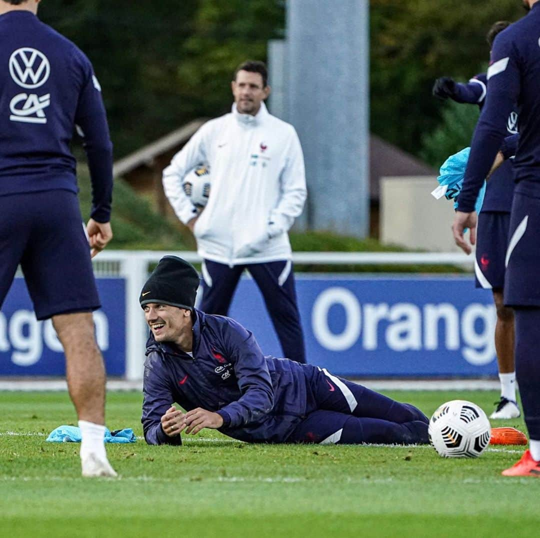 サッカー フランス代表チームさんのインスタグラム写真 - (サッカー フランス代表チームInstagram)「Entraînement en équipe 🤜🤛 #FiersdetreBleus」10月10日 3時09分 - equipedefrance