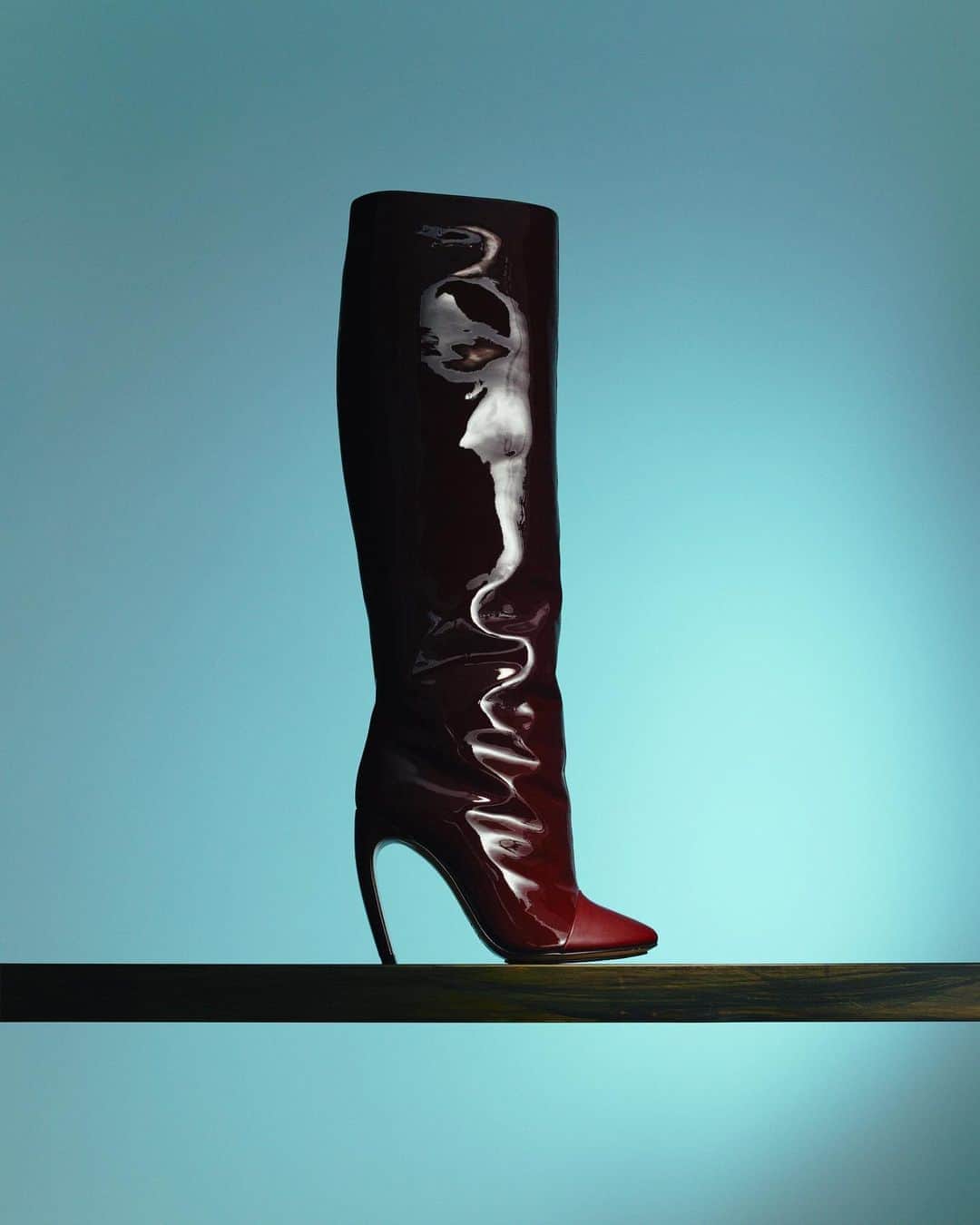 ランバンのインスタグラム：「The #LanvinFW20 J heel lipstick red patent leather boots. Available in select Lanvin stores, inquire with your local boutique. #LanvinShoes」