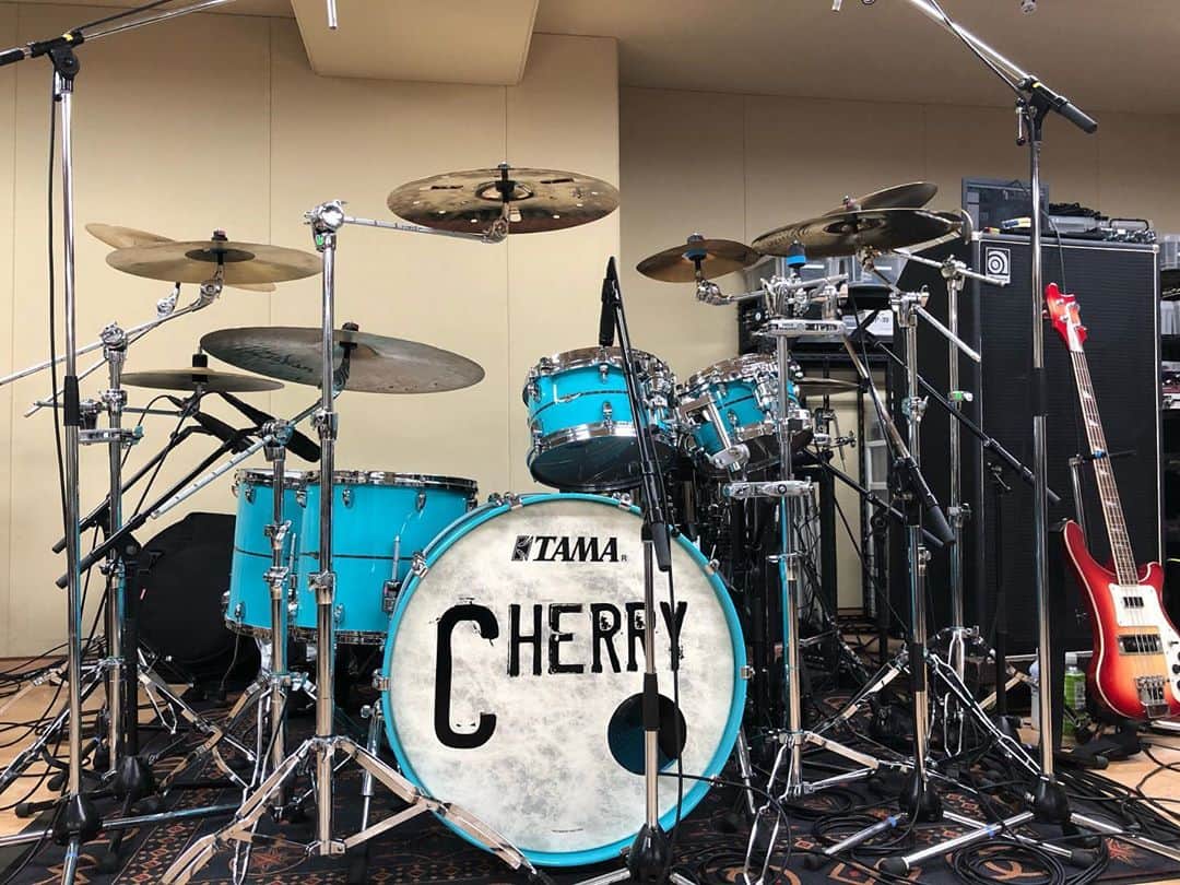 小柳“Cherry”昌法さんのインスタグラム写真 - (小柳“Cherry”昌法Instagram)「10月10日ドラムの日♪ ボクの相棒を紹介します！！(^^)  #ドラムの日いいね企画 #小柳Cherry昌法 #drummer_cherry #tamadrums #evans #zildjian」10月10日 3時45分 - cherry_drummer