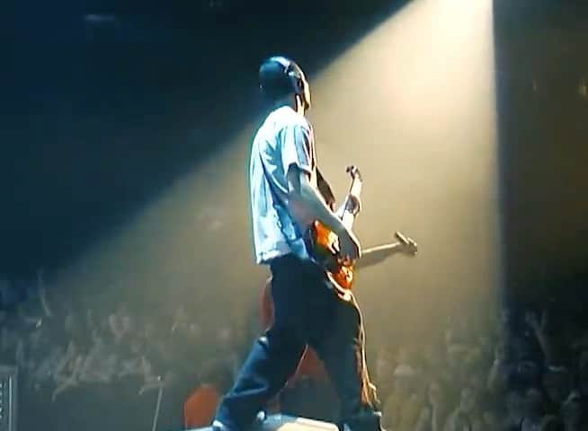 のインスタグラム：「Who attended the Projekt Revolution 2002 tour? #HybridTheory20 out now: 🔗 in bio」