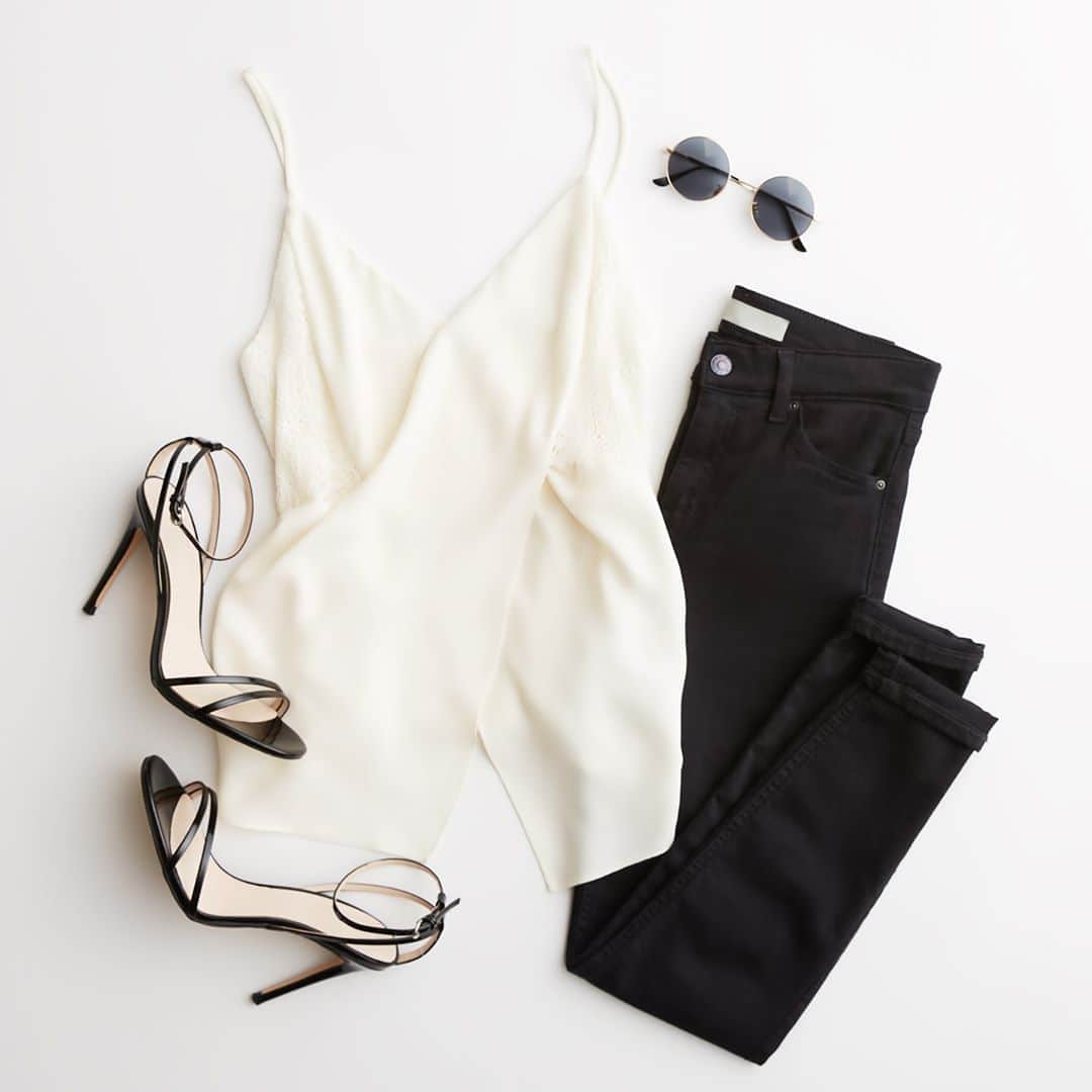 のインスタグラム：「Name a better summer duo than a simple top and black denim pant.⁠ 🕶️⁠ ⁠ ⁠ ⁠ ⁠ #bailey44 #b44style #dailystyle #effortessstyle #effortlesschic #fashiondaily #fashiongoals #fashioninspo #fashionlover #minimalchic #minimalfashion #minimalstreetstyle #minimalstyle #neutralshades #neutralstyle #neutraltones #ootd #outfitgoals #ootdinspo #outfitinspo #simplebeyond #styleguide #stylehunter #styleinspo #styleinspiration #wearthisnext #whowhatwear #womensstyle #womenswear」