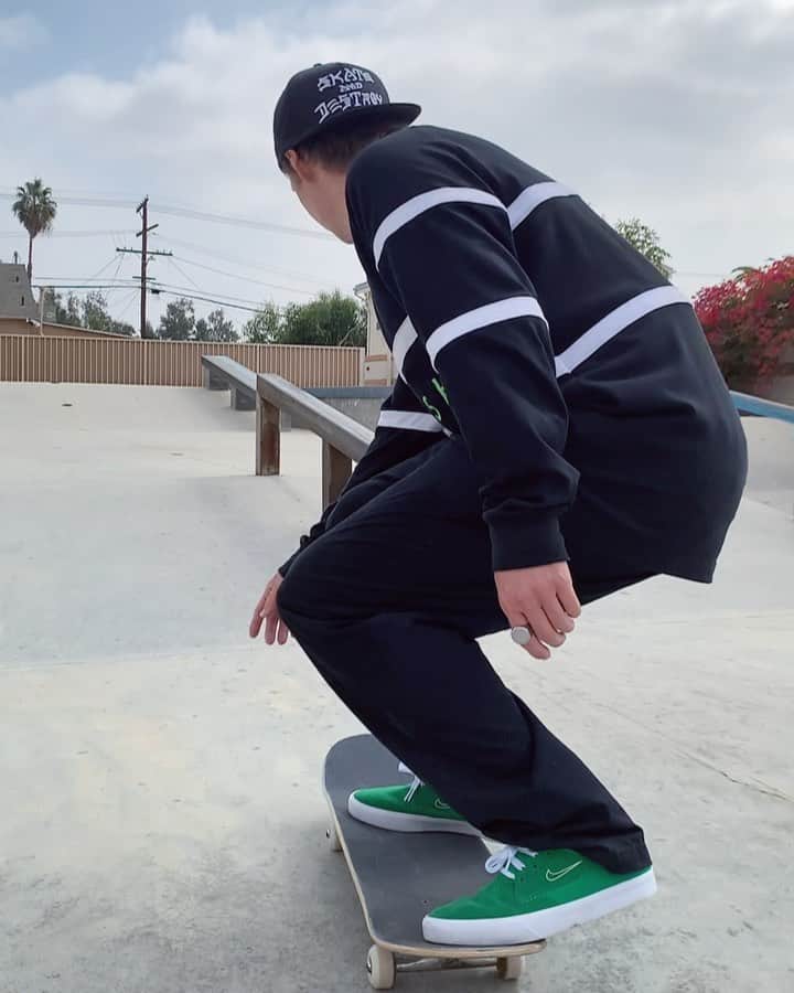 シェーン・オニールのインスタグラム：「🌴🎥 @spanishmiketv」