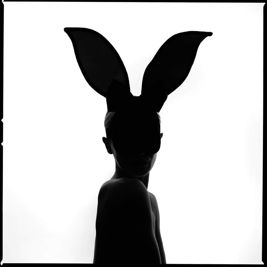 タイラー・シールズのインスタグラム：「Technique is never surpassed by creativity. Telling a monochromatic story is a challenge but one I welcomed with this series. Crafting and shaping darkness is the opposite of all you normally do in photography. This is Bunny Silhouette from my new series. I remember when I first got the film back for this photograph I thought to myself that could be a great book cover, it tells a whole story without showing anything, and that’s what this whole series is about. Tag someone who this photo reminds you of...」