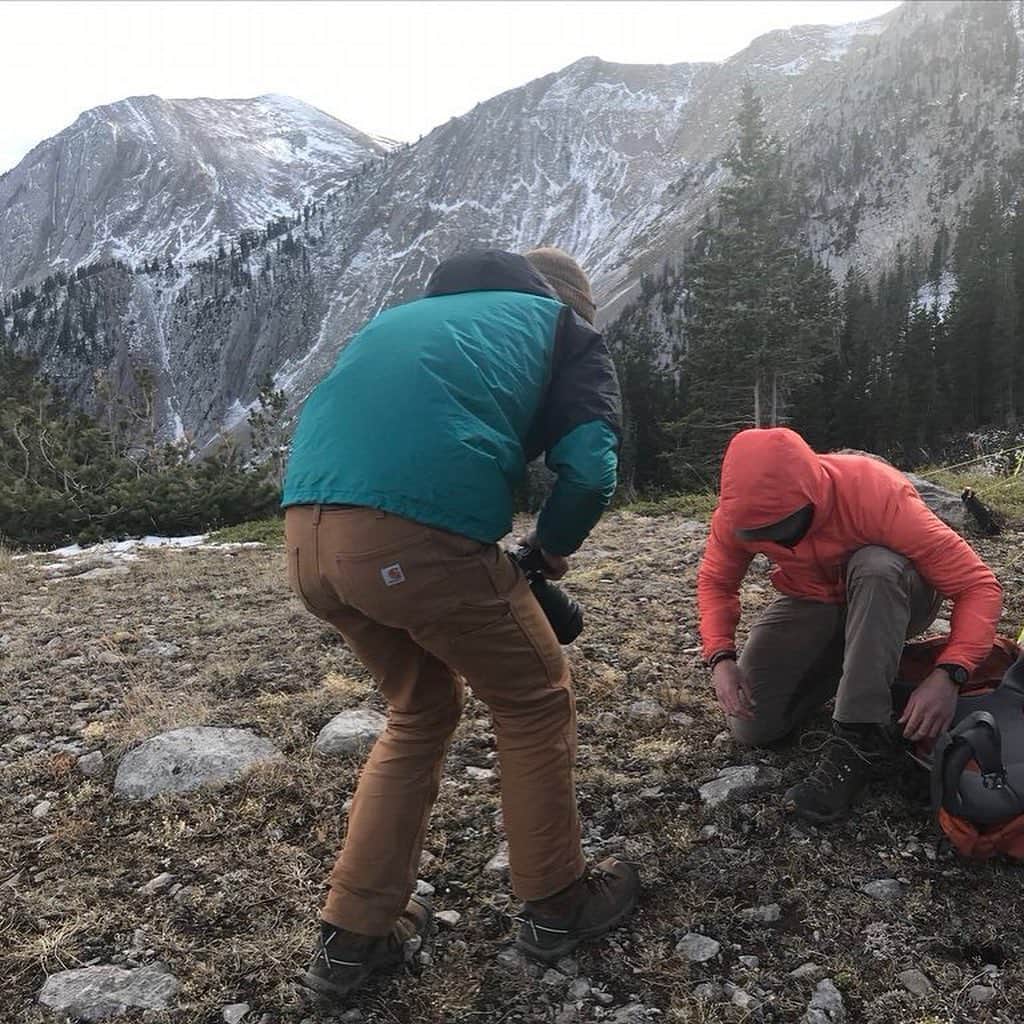オボズのインスタグラム：「Last week, we hung out with photographers @jonathanwfinch and @alexanderthegrom in the northern Bridgers, where it was windy and cold then perfect conditions on day 2 in Hyalite Canyon, shooting next year's product. Here's a sneak peek. ⠀ ⠀ Extra thanks to local models, Eliza, Zack, Emily and Ruben, and graduated-but-will-always-be "The Intern", @romanojosh!⠀ .⠀ .⠀ .⠀ .⠀ #truetothetrail #montanaisbeautiful #bridgerrange #bozemanmontana #montana #hiking #backpacking」