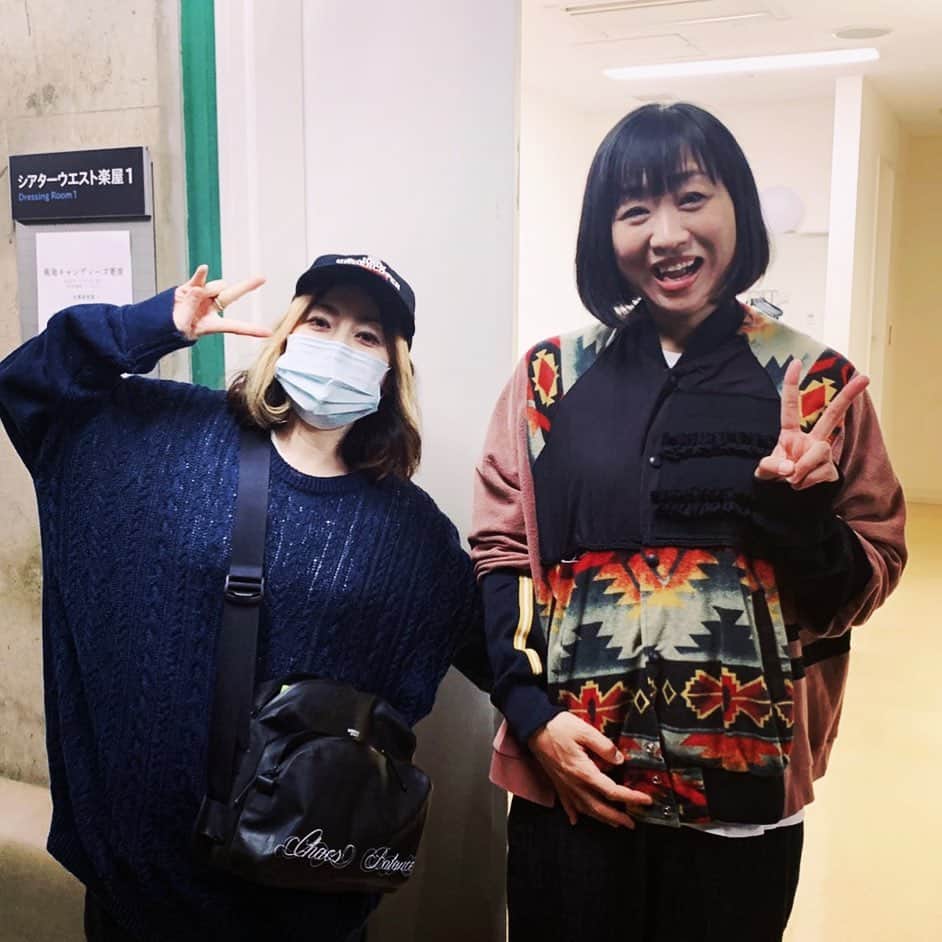 南海キャンディーズ【公式】のインスタグラム：「南海キャンディーズ寄席 めっちゃくっちゃ優しく、あたたかい皆さまのおかげで楽しませていただきました！！！ PUFFYの亜美さん！ありがとうございました！！大好きです！！！」