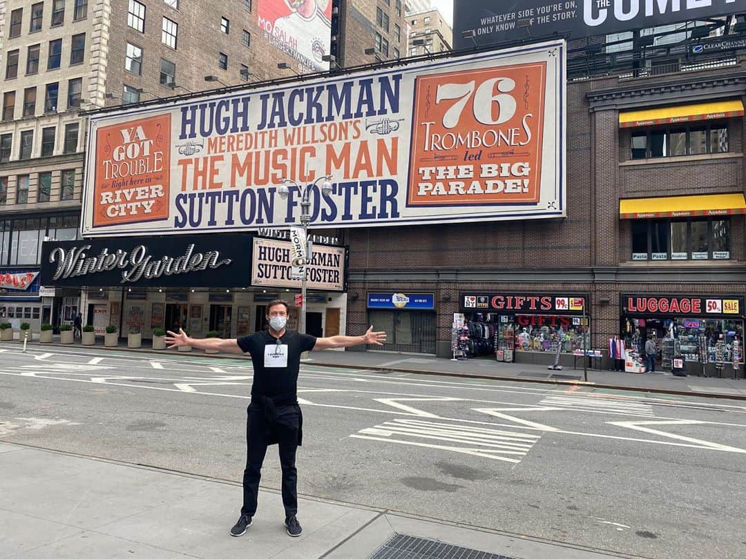 ヒュー・ジャックマンのインスタグラム：「When Broadway is ready for us ... we’ll be ready for you! @suttonlenore @musicmanbway #broadway #newyorkcity」