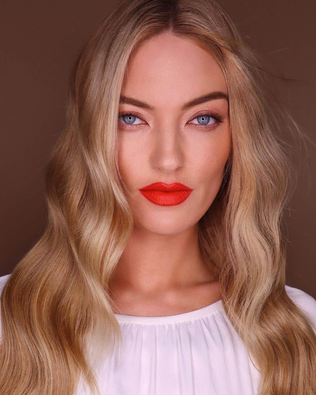 Hung Vanngoさんのインスタグラム写真 - (Hung VanngoInstagram)「#MarthaHunt (@marthahunt) from today! ❤️🌟💫✨⚡️⭐️. 💇 @daniellepriano 💄 @hungvanngo . Lipstick color is @lisaeldridgemakeup’s True Velvet Lip Color in “VelvetMorning”」10月10日 5時17分 - hungvanngo