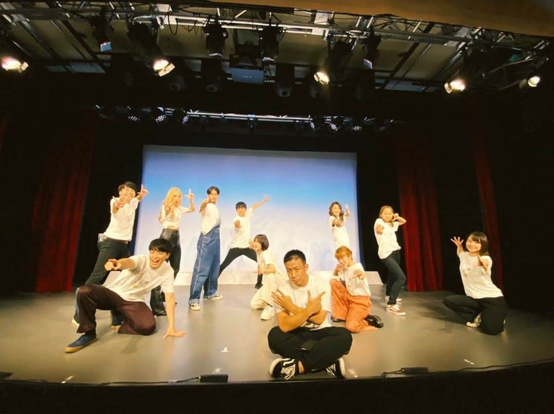 火口秀幸のインスタグラム：「#吉本坂46 #2期生Special  無事終了 いよいよ、吉本坂46 Live 始まっていきます 皆様　宜しくお願い致します #RED #HideboH」
