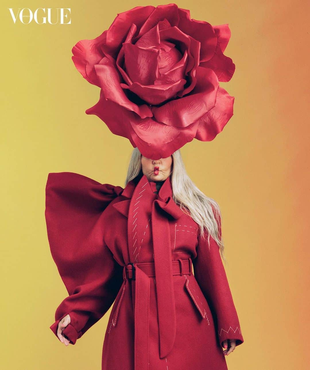 ニコラ・フォルミケッティさんのインスタグラム写真 - (ニコラ・フォルミケッティInstagram)「@siamusic for @vogueaustralia 🇦🇺 Photography: @micaiahcarter  Fashion: @nicolaformichetti   Hair: @officialdanilohair Make-up: @thetonyabrewer   Sia wearing red coat  by @maisonmargiela @jgalliano   Talent director @rikki_keene Production  @viewfindersnyla」10月10日 5時51分 - nicolaformichetti