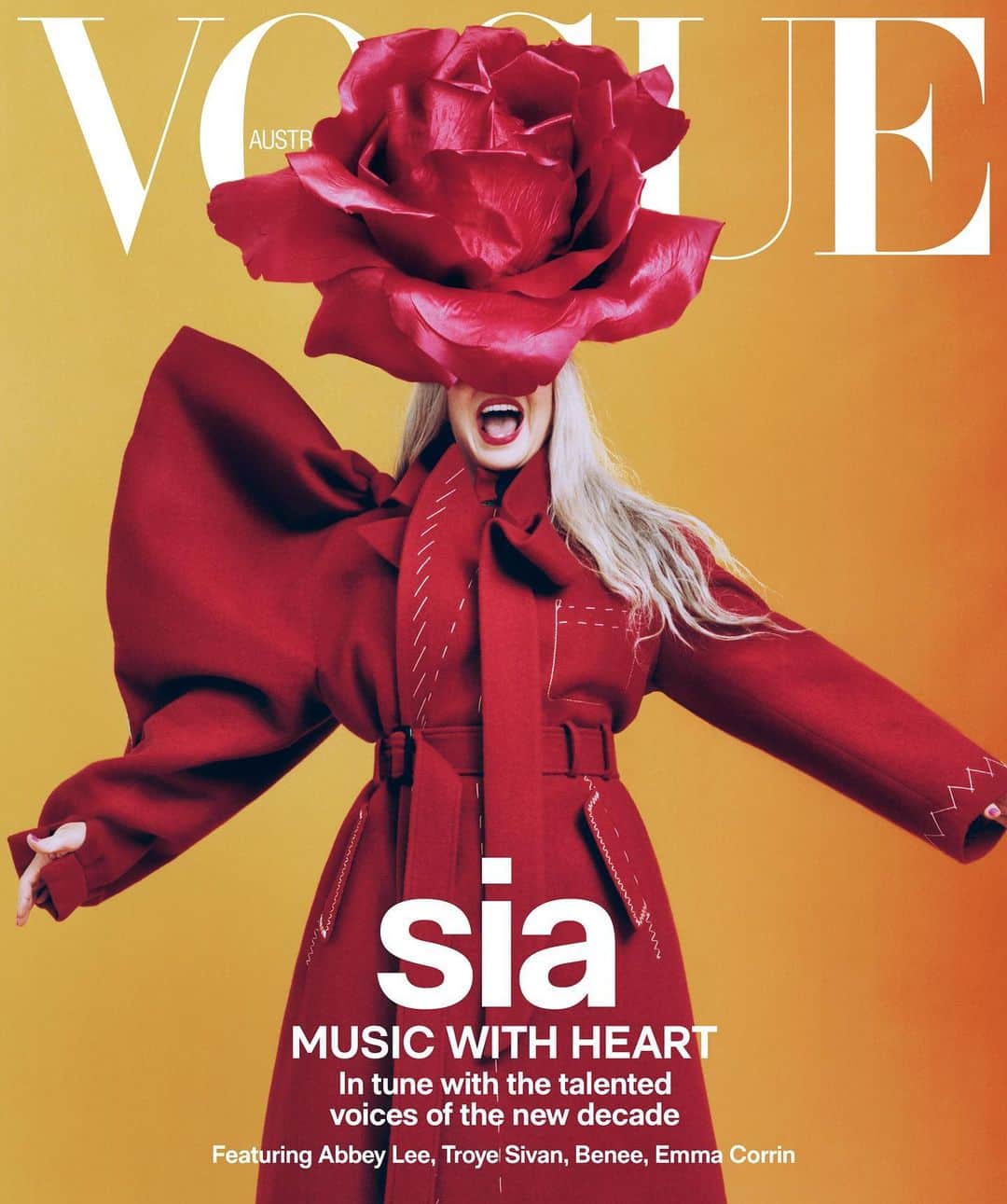 ニコラ・フォルミケッティのインスタグラム：「@siamusic for @vogueaustralia 🇦🇺 Photography: @micaiahcarter  Fashion: @nicolaformichetti   Hair: @officialdanilohair Make-up: @thetonyabrewer   Sia wearing red coat  by @maisonmargiela @jgalliano   Talent director @rikki_keene Production  @viewfindersnyla」