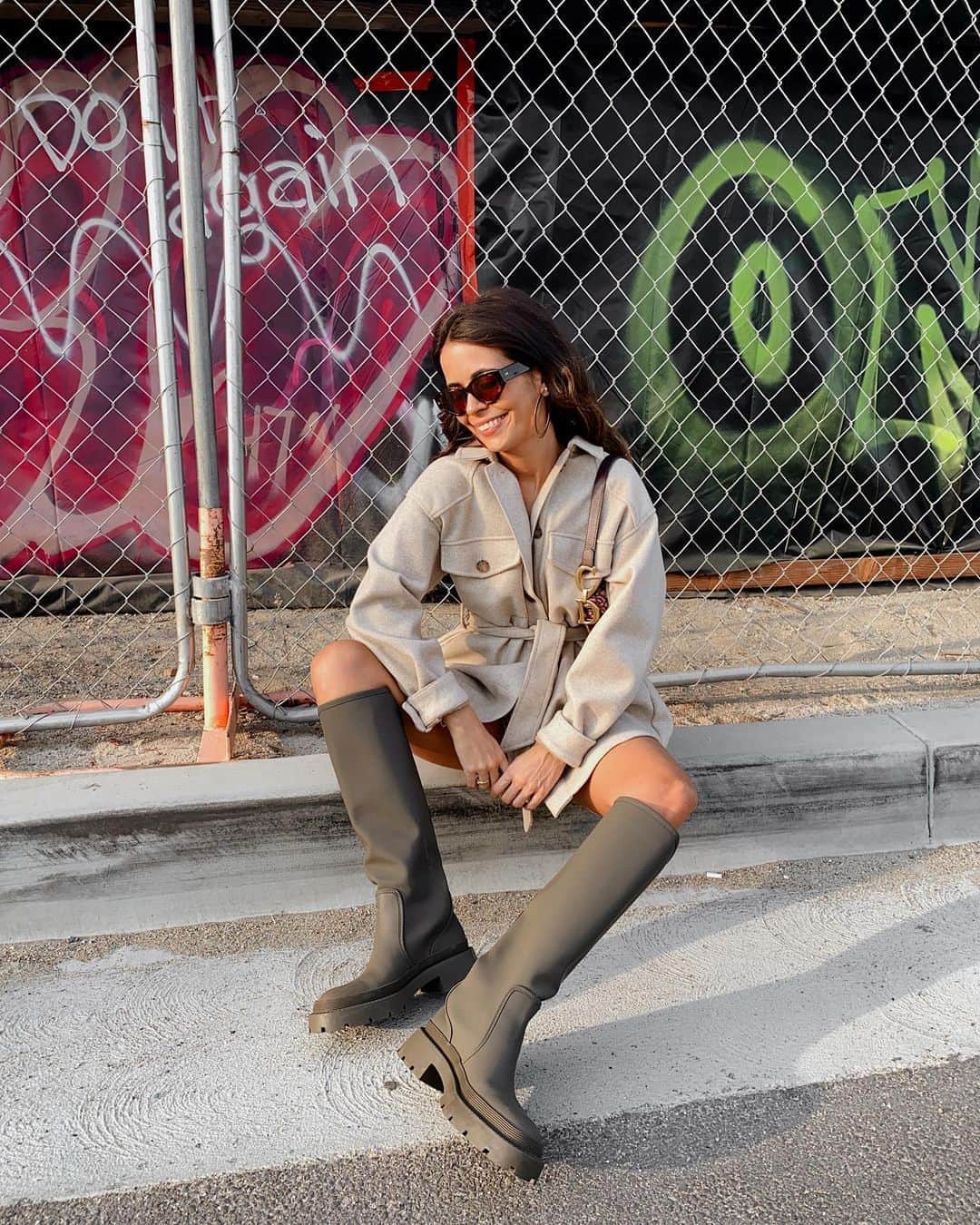 Collage Vintageのインスタグラム：「Lista para saltar en todos los charcos 💦 Ready for puddle-splashing!」