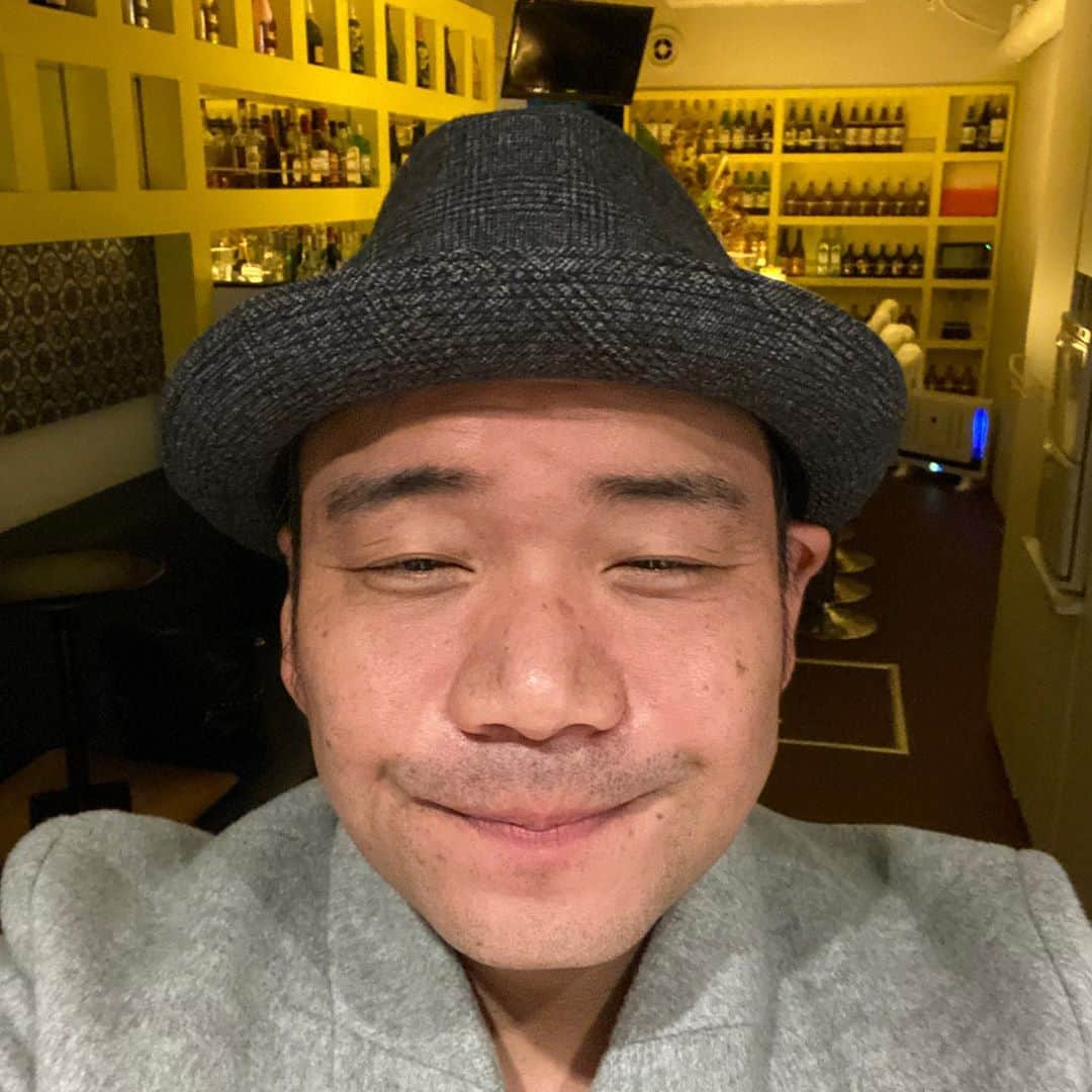 山本栄治さんのインスタグラム写真 - (山本栄治Instagram)「仕事終了。  今日10日（土）  台風接近の為、休みます。  今週も幸せな1週間でした。  ありがとうございました。」10月10日 6時07分 - eiji7115